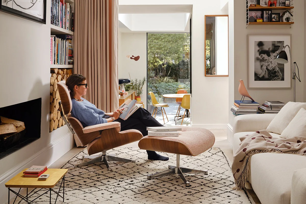 Top-10-Lounge-Chairs-Vitra-Eames-Lounge-Chair.webp
