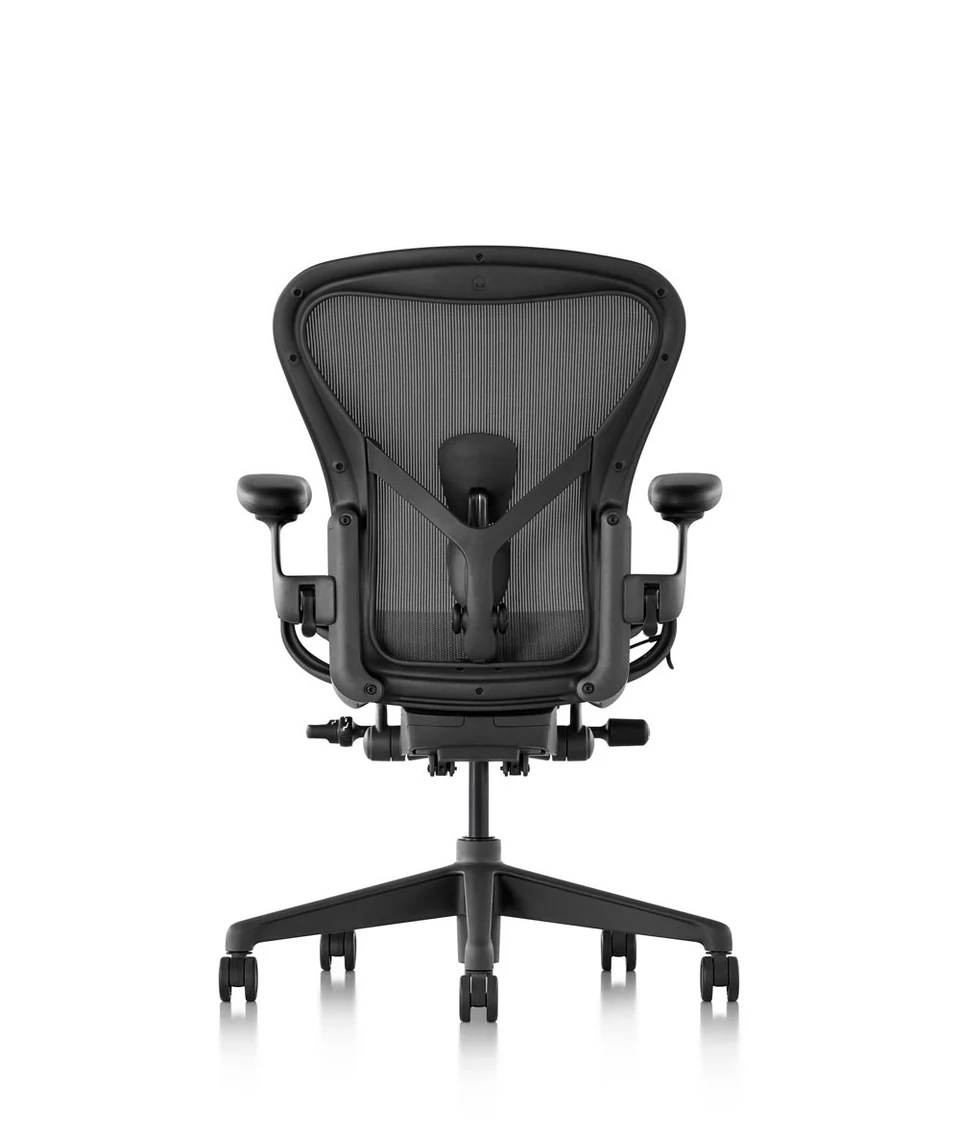 02-Herman_Miller-Aeron-Graphite-Standard_092a0238-6805-49bc-88a0-24f4e09922f4.webp