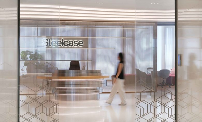 Steelcase-Offices-and-Showroom-by-M-Moser-Associates-01-780x471.jpg