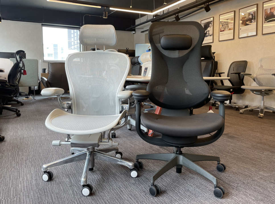 Herman Miller Aeron vs. Kokuyo Ing Cloud: Two Design Philosophies, Two Seating Experiences