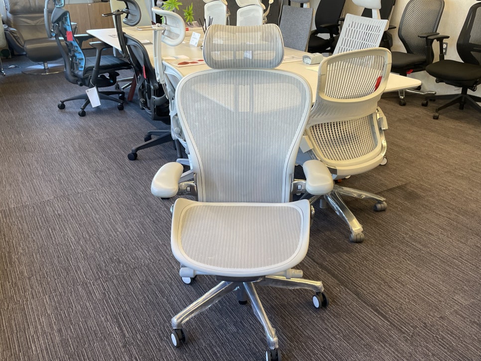 The Best Office Chairs for Larger Body Types: 4 Expert Recommendations