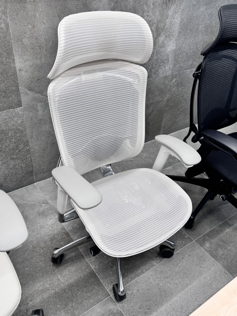 Herman Miller Aeron vs Okamura Contessa II: Is the Japanese Challenger Worth It?
