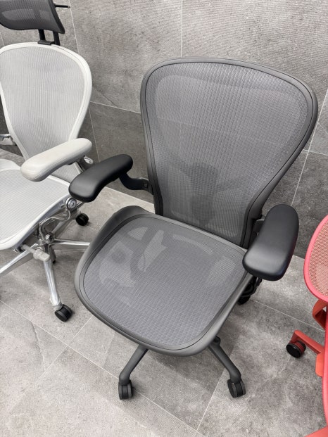 Best Chairs for Herniated Discs and Neck Pain: An Ergonomic Guide