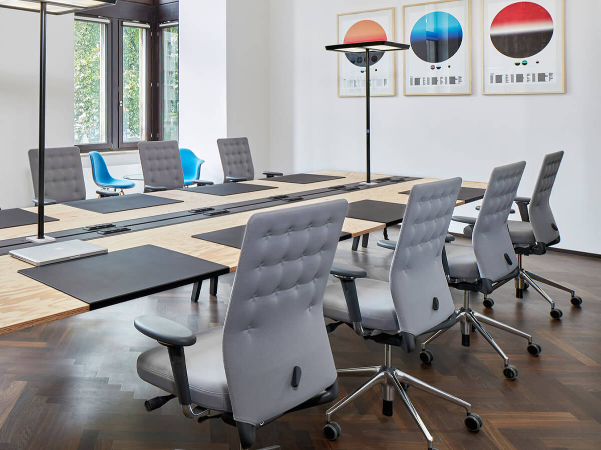 Vitra ID Trim2.jpg
