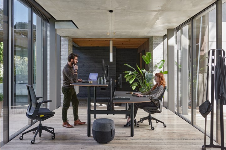 Glass fiber-reinforced Akulon RePurposed recyclate enables Ahrend sustainable office chair - CompositesWorld
