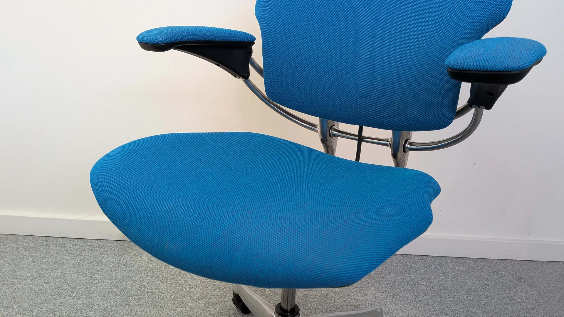 I've spent months working and gaming in this $2000 chair, and I'm still trying to justify that price tag - PC Gamer