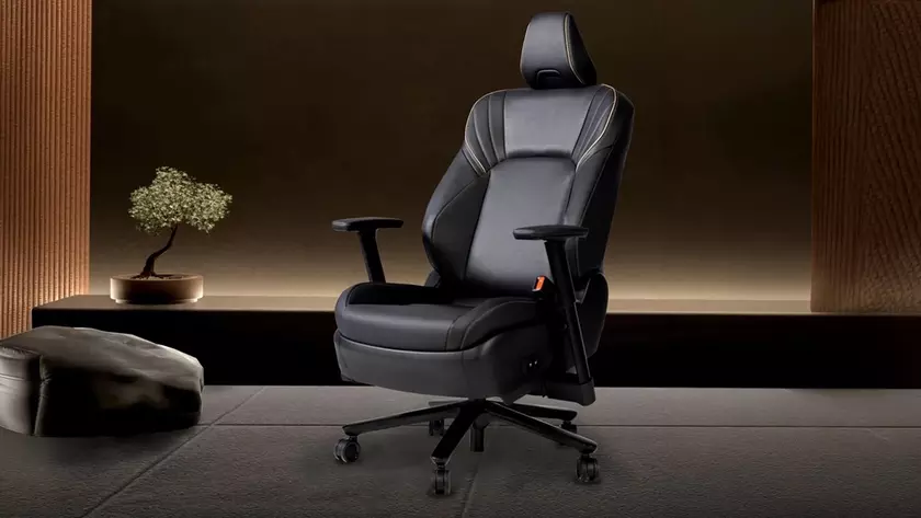 Toyota's $3,500 Crown office chair puts heated seats and USB charging at your desk - Gagadget.com